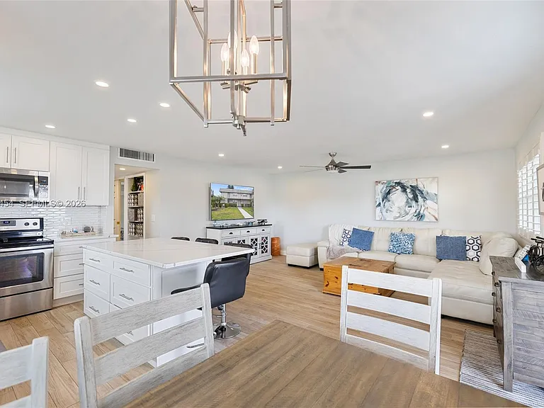 72 Monaco Ct #72-B — Photo 10