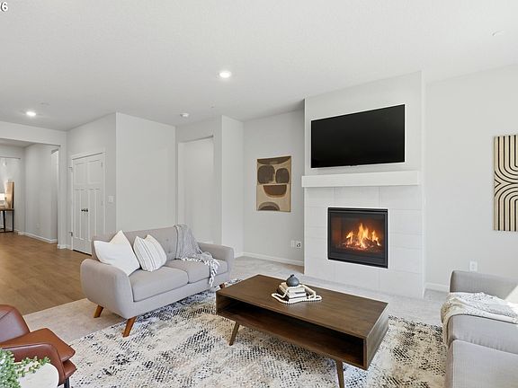 4th image of 2725 S 6th Way