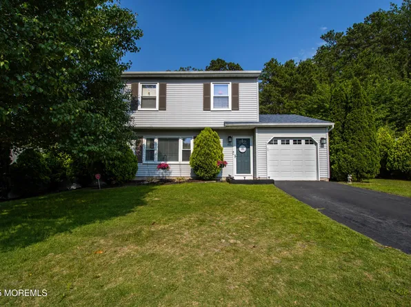 815 Constitution Drive, Brick, NJ 08724