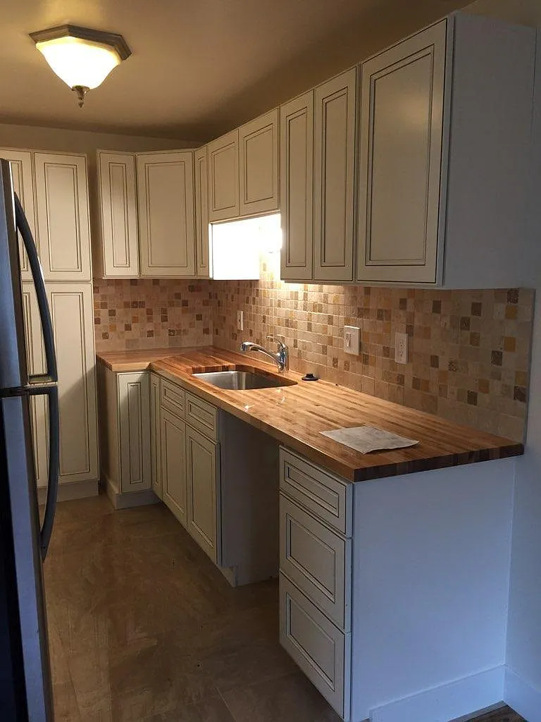 2 bed, 900 sqft, $2,300 — Photo 2
