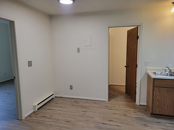4th image of 313 N Riverfront Dr #1