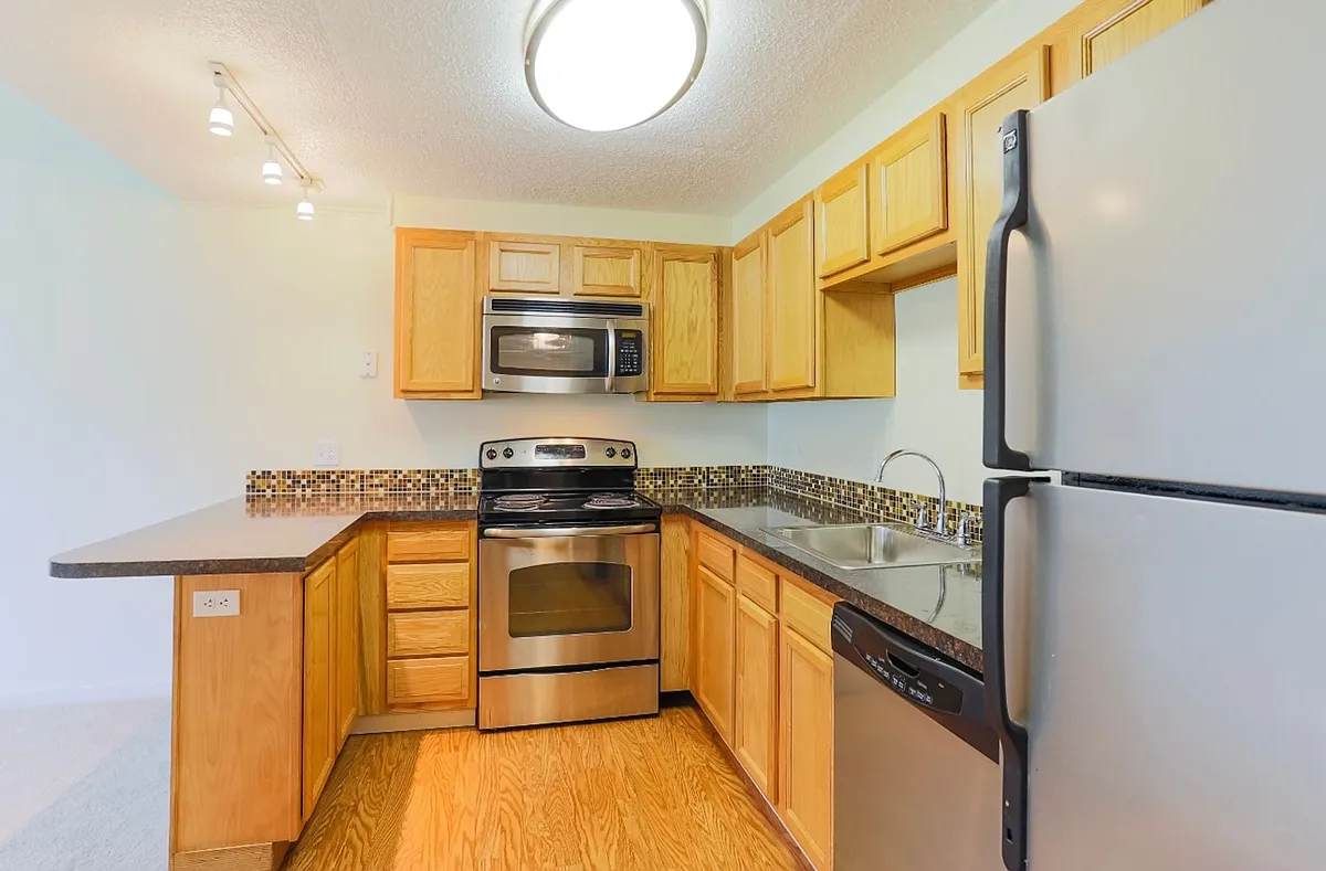 Building Photo - Fox Brook Townhomes