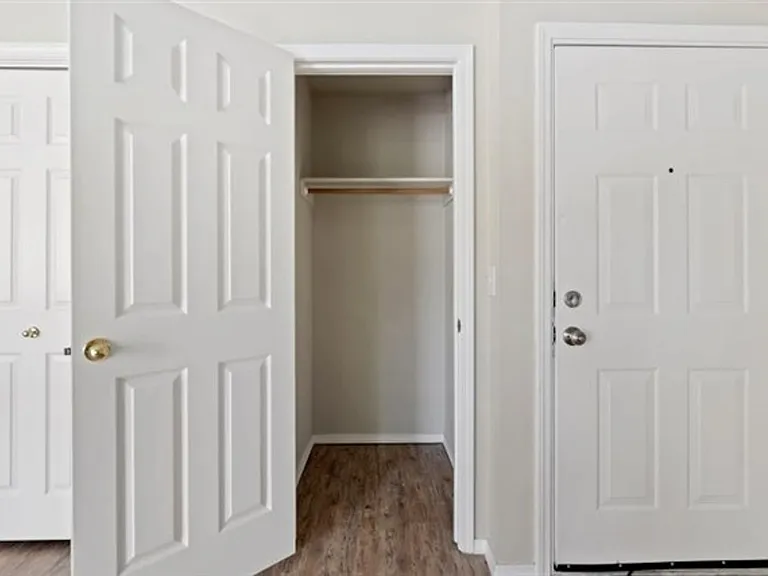 121 N Avenger Ln — Photo 16