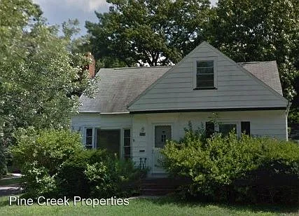 1819 Maywood Rd photo 1