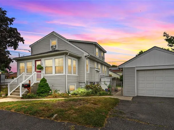 65 Majestic Ave, Warwick, RI 02888