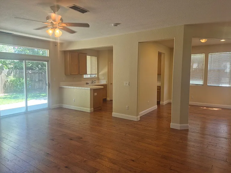 5343 Dunlay Dr — Photo 8
