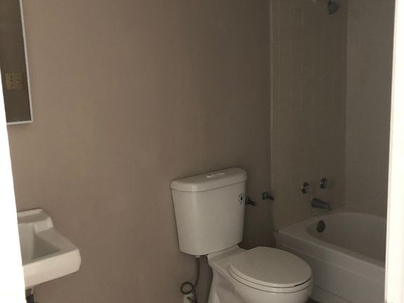 4th image of 3 Charles Pl #6