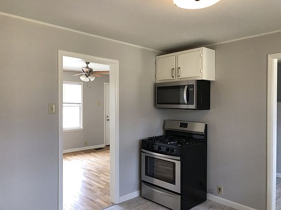3rd image of 4512 S Hoyt Ave