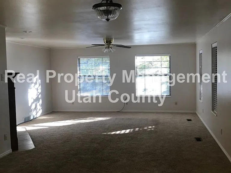 1639 N 1200th St E — Photo 21