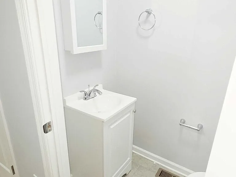 1530 Baker St — Photo 13