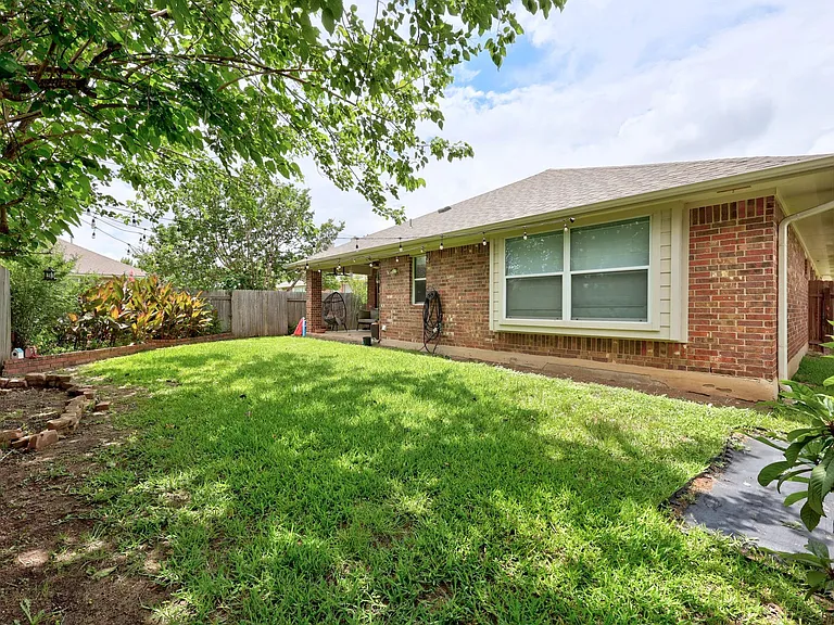 15609 Royal Dublin Dr — Photo 31