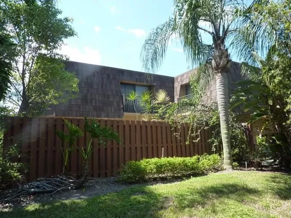 6143 SE Windsong Ln, Stuart, FL 34997