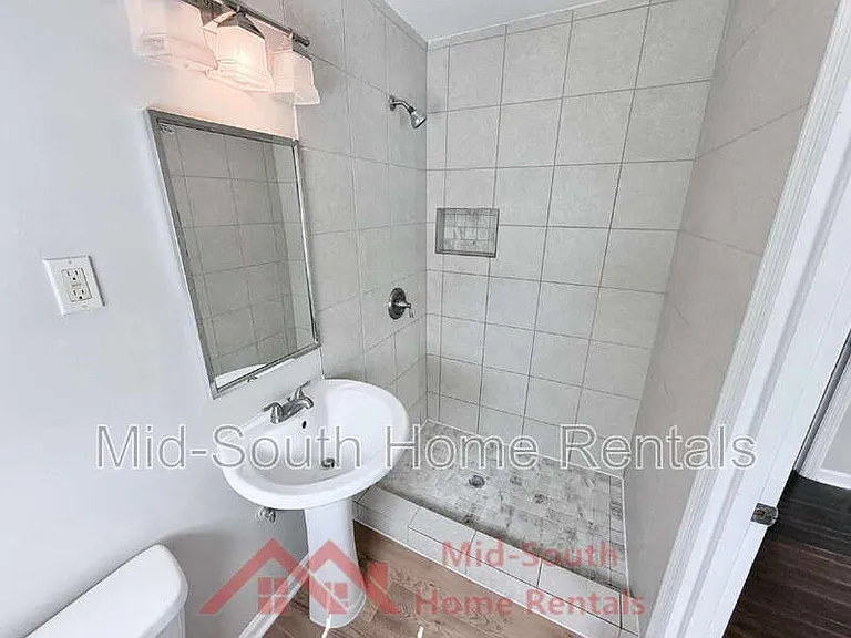 1060 Paul Pl — Photo 13