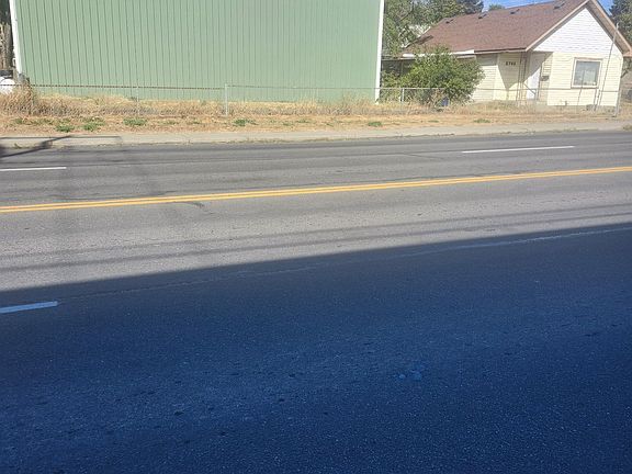 3rd image of 709 E North Foothills Dr
