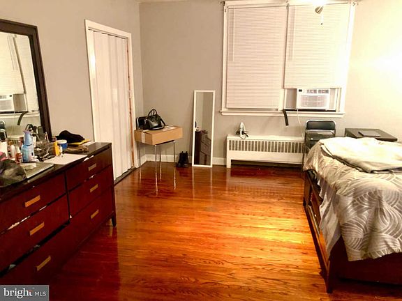 4th image of 491 W Abbottsford Ave