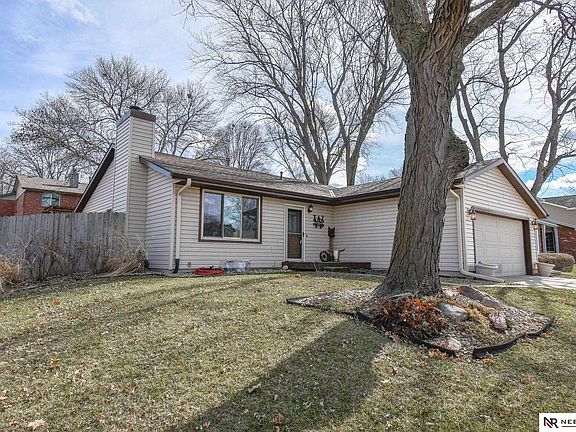 2nd image of 720 Rockhurst Dr
