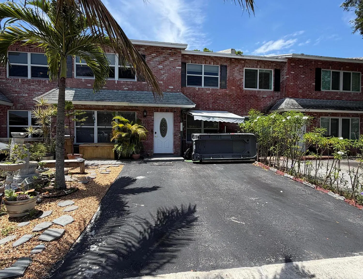 2 bed, 3.0 bath, 1416 sqft, $2,490 — Photo 2