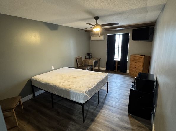 301 W Adams St #64