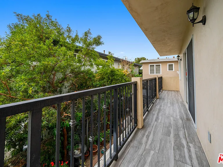 1357 Seward St — Photo 34