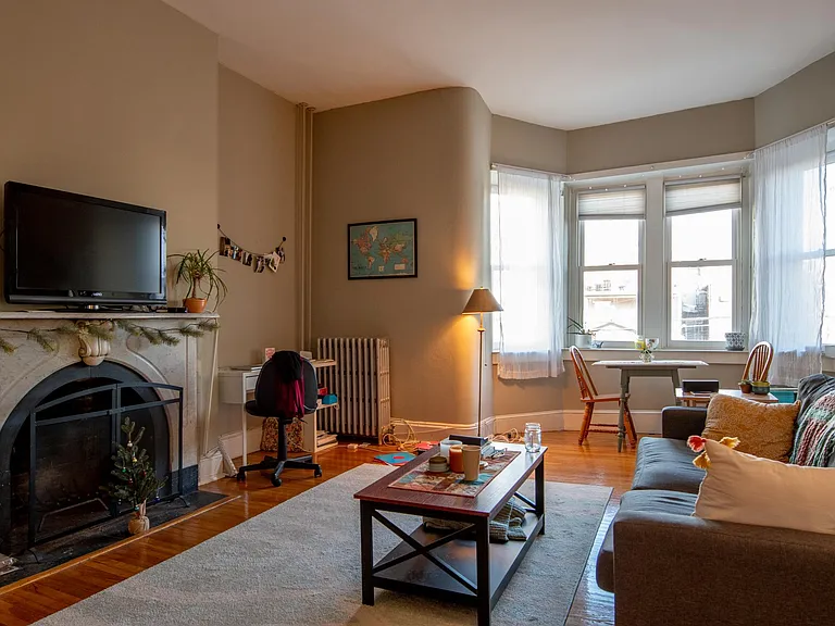 927 Saint Paul St #2R — Photo 5
