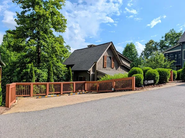 63 Copper Canopy Dr, Cullowhee, NC 28723
