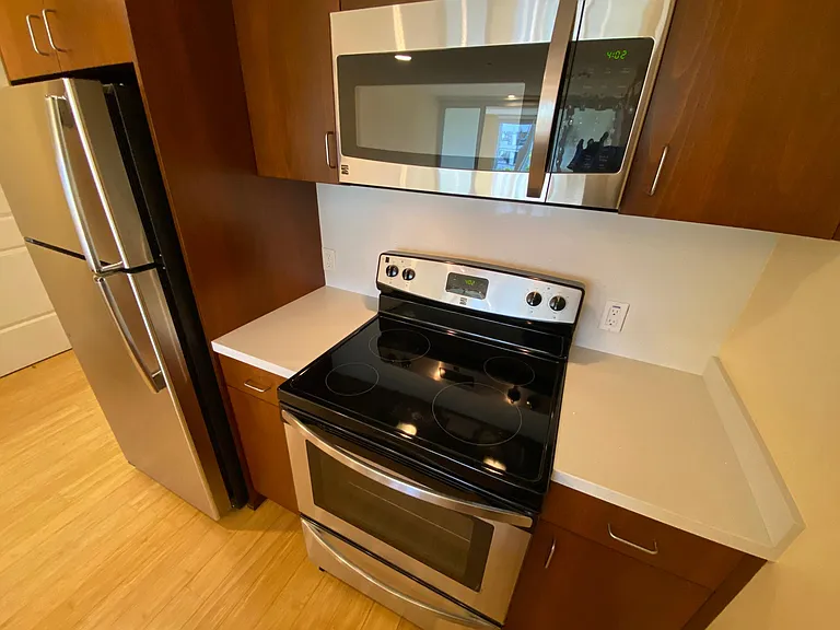 Addison Arts Apartments — Photo 9