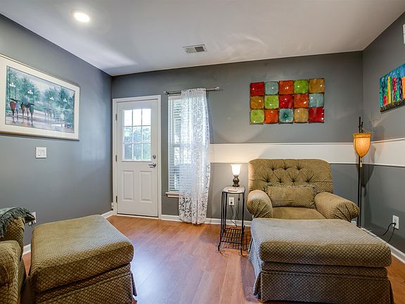 4th image of 647 Huffine Manor Cir
