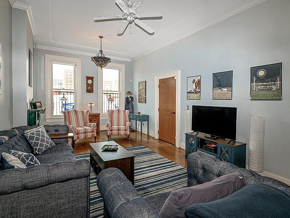 3rd image of 223 W 9th St Unit A
