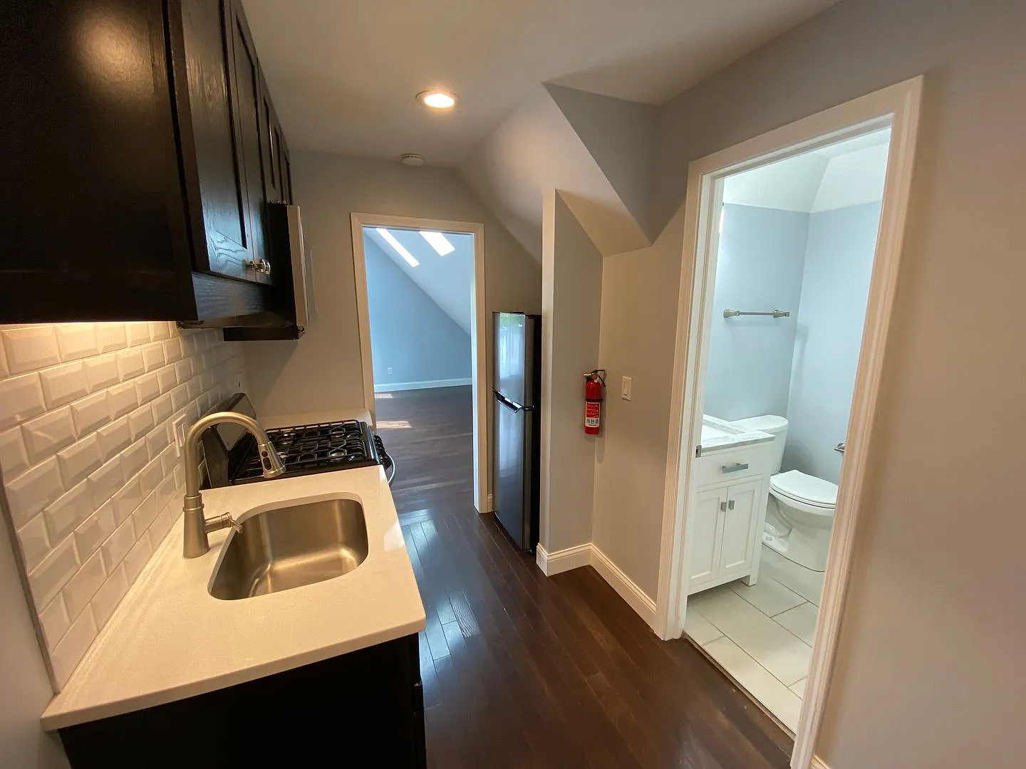 Stunning OSU Central Campus House with Amazing Renovation — Photo 4