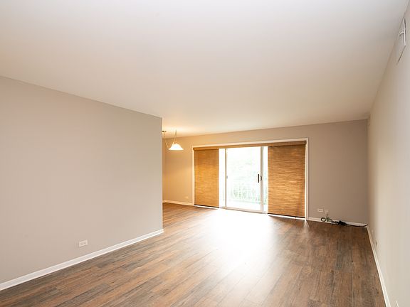 5th image of 18320 Cherry Creek Dr APT 8