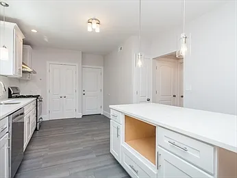 34 King St #3 — Photo 3