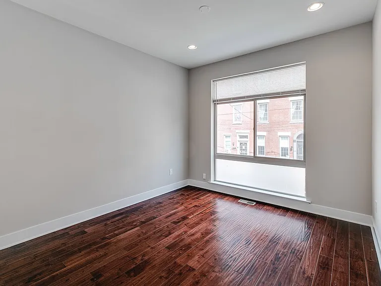 604 W Thompson St #A — Photo 11