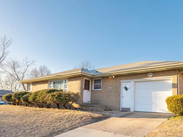 1301 Sheridan Rd, Pekin, IL 61554