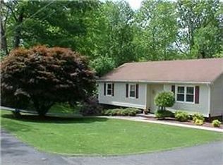 1921 Inman Cir, Mount Airy, NC 27030