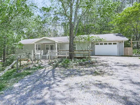 424 Shamrock Dr, Dalton, GA 30721