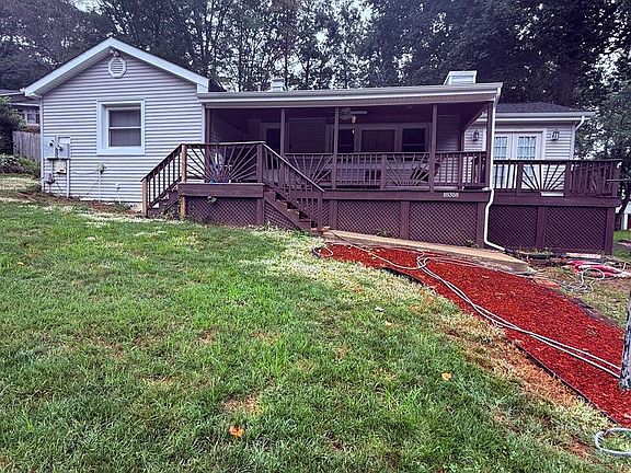 3rd image of 18318 Sharon Rd