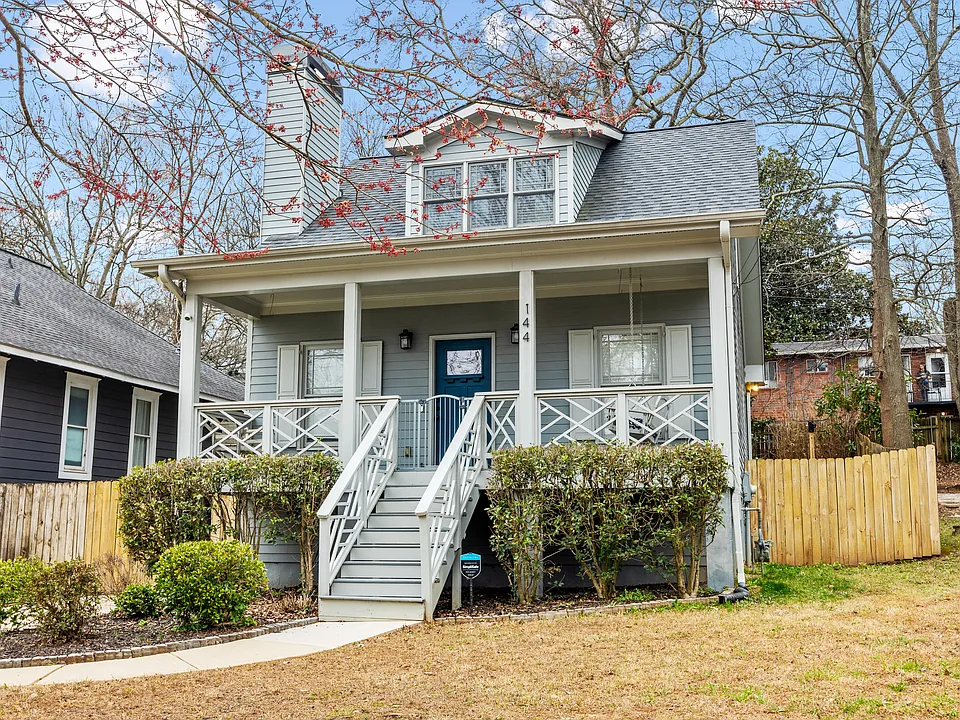 144 Holiday Ave NE