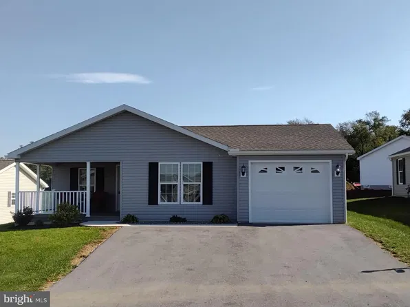24 Burke Dr, Shippensburg, PA 17257