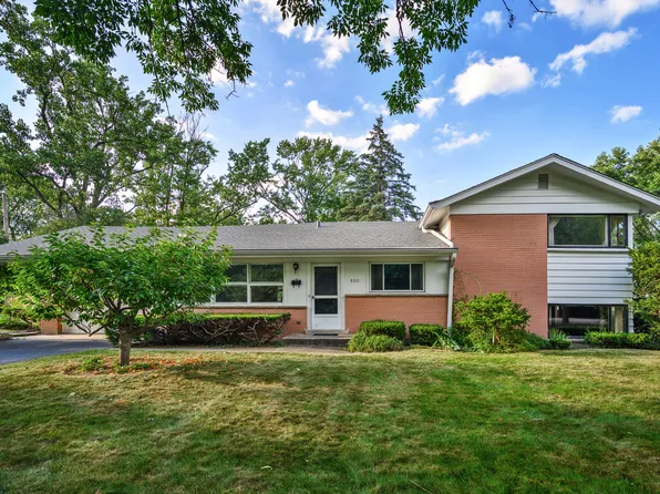 800 Clover Ct, Glenview, IL 60025