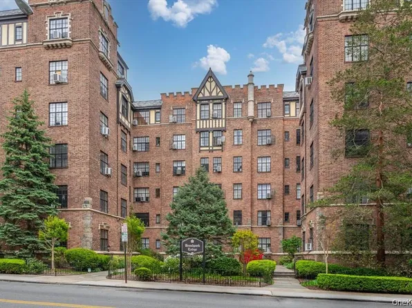 2 Westchester Ave, White Plains, NY 10601