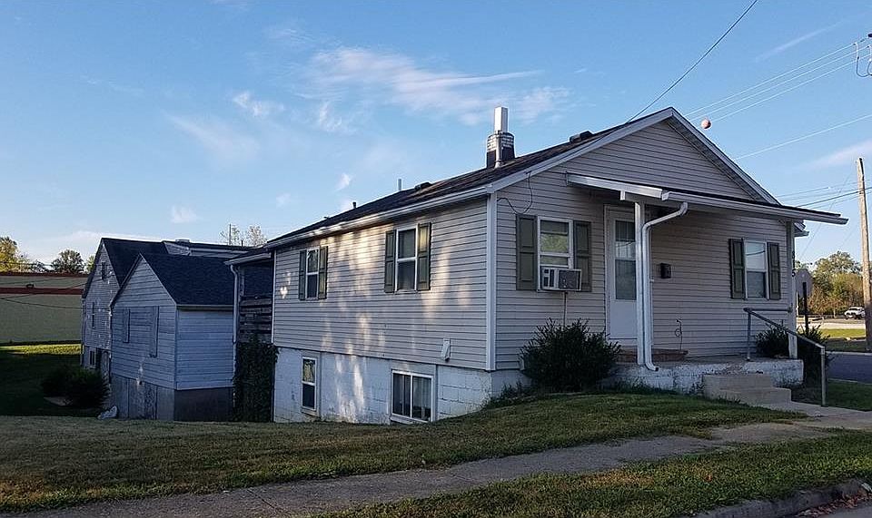 1st image of 815 W North St
