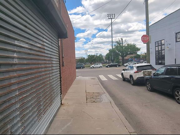5th image of 1044 S Cleveland St