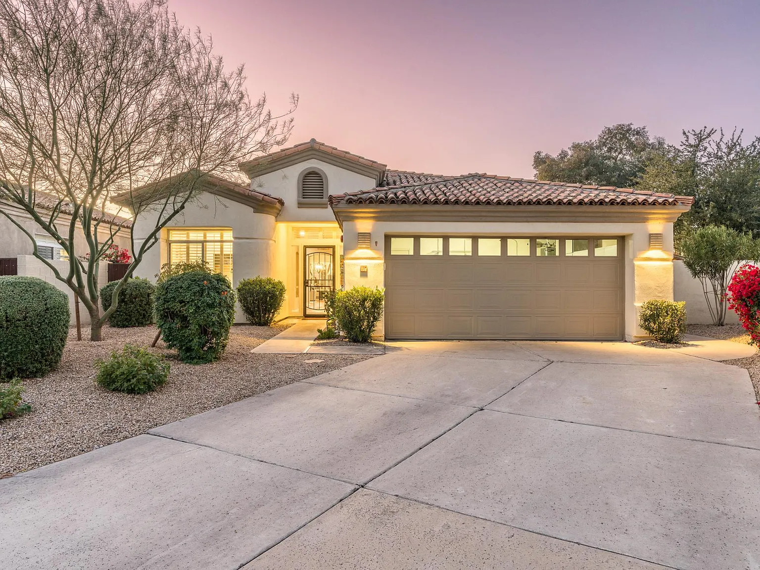 7979 E Princess Dr — Photo 2