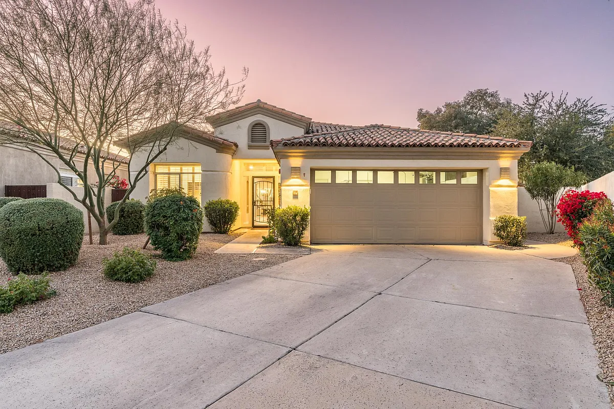 Building Photo - 7979 E Princess Dr #31