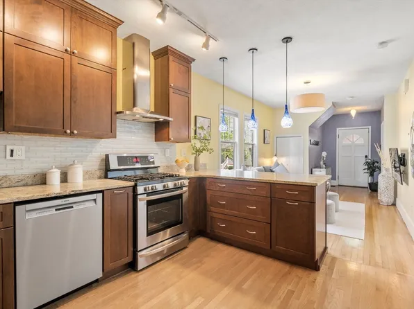 10 Campbell Park #10, Somerville, MA 02144