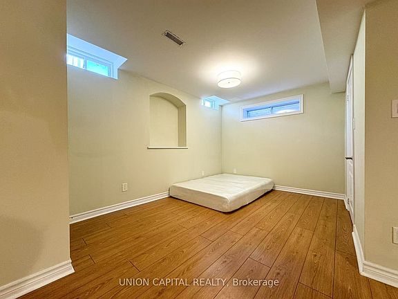 5th image of 46 Clover St #Basement