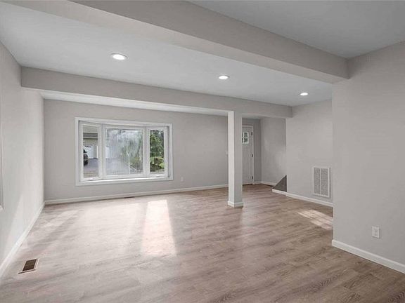 3rd image of 51 Walter Dr