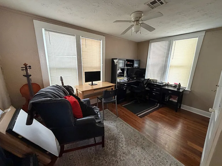 320 W Duffy St — Photo 8