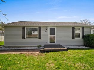 507 E Walnut St, Hudson, IL 61748