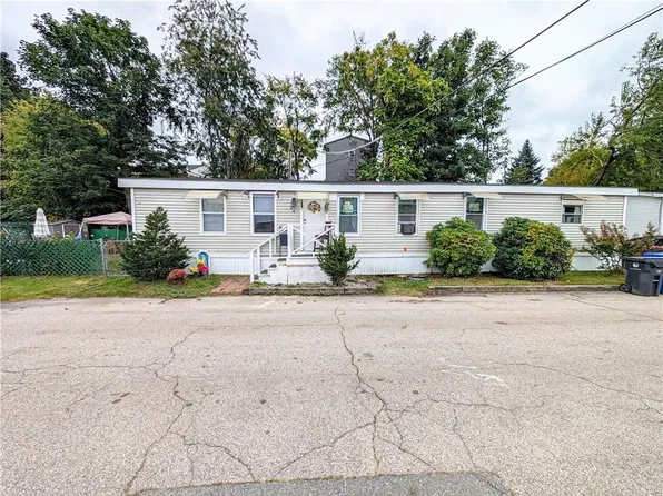24 Stephanie Dr, Pawtucket, RI 02860